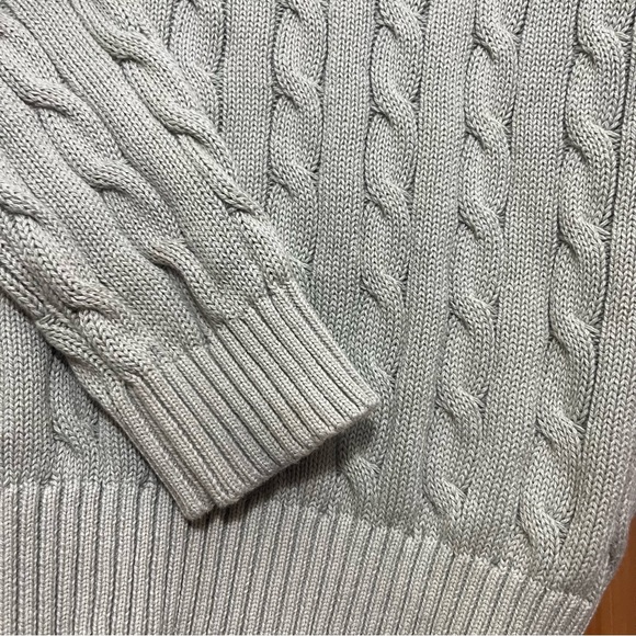 Brandy Melville Gray Cable Knit Sweater Size Medium - Picture 4 of 9